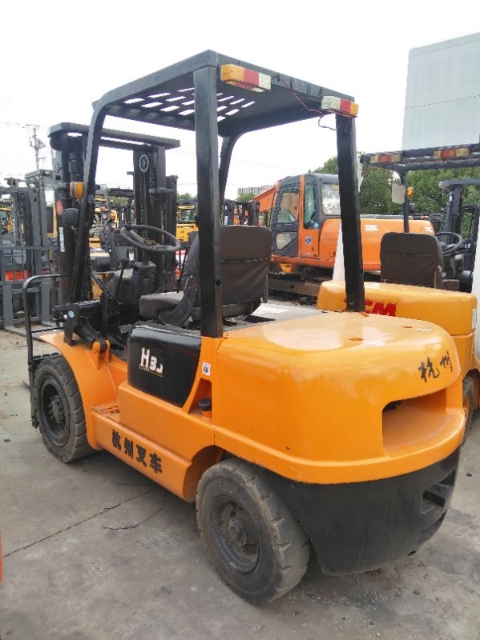 二收叉車(chē)回收租賃中遇到維修周期慢怎么辦？